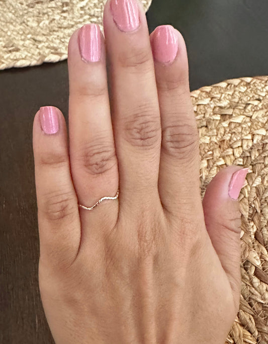 Wavy Simple Gold Ring