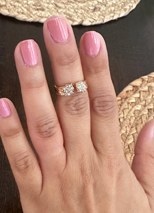 Riffled Gold and Diamond Ring